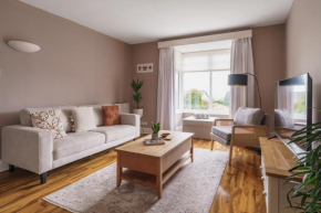 Heathmere- lovely views, free parking, pet friendly